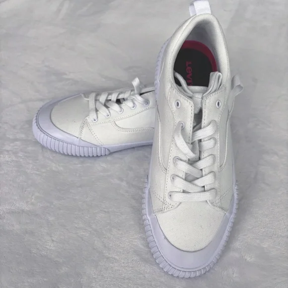 LEVI'S Emma Winter White Low Profile Platform Sneaker--7.5 - Picture 2 of 13